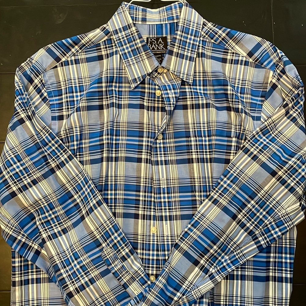 Jos A Bank Classic Collection Button Down
